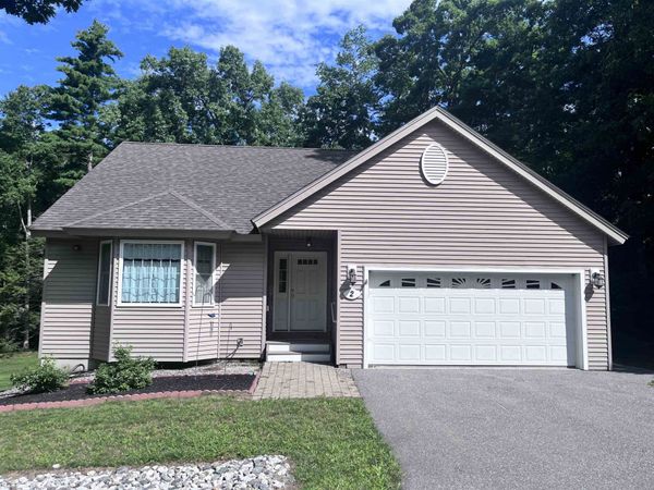 2 Holly Way, Newton, NH 03858