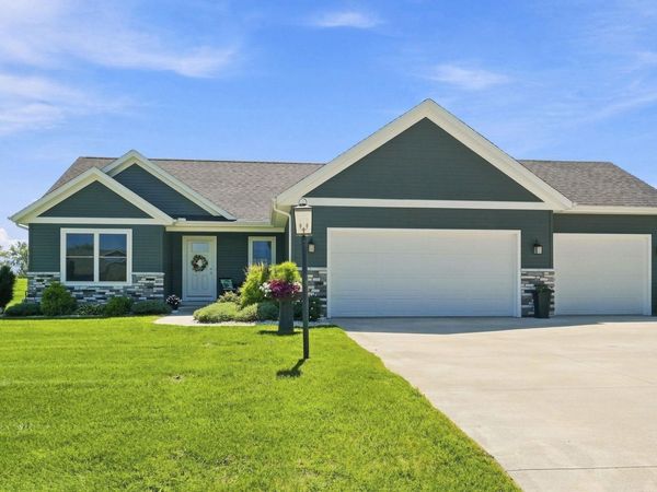 2633 E Lilly Court, Warsaw, IN 46582
