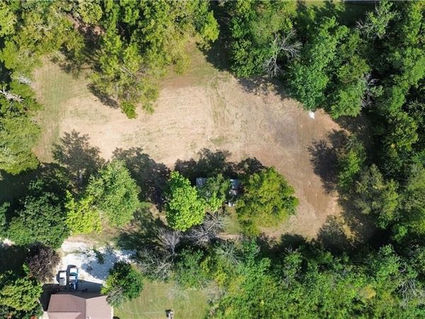 604 E Walnut Street, Blue Mound, KS 66010