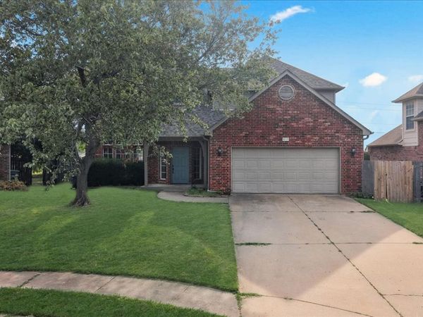 819 N Douglas Street , Jenks, OK 74037