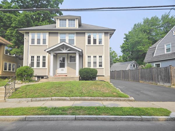 19 Rowe St, Unit ., Newton, MA 02466