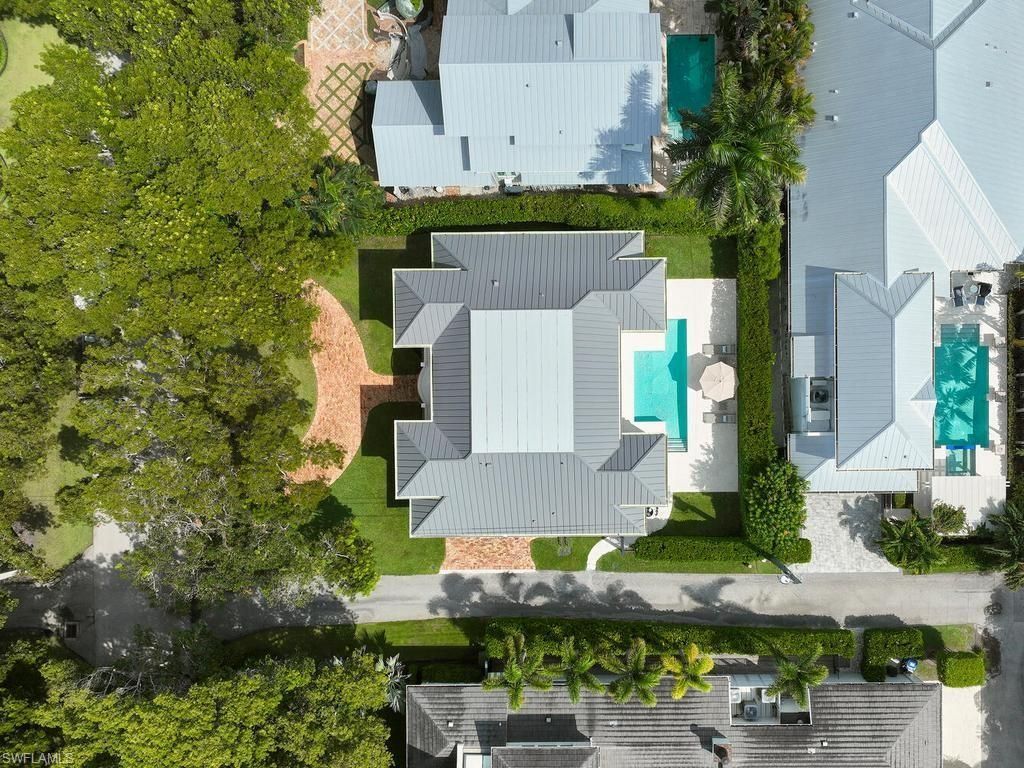 570 2nd Ave N, Naples, FL 34102 Photo