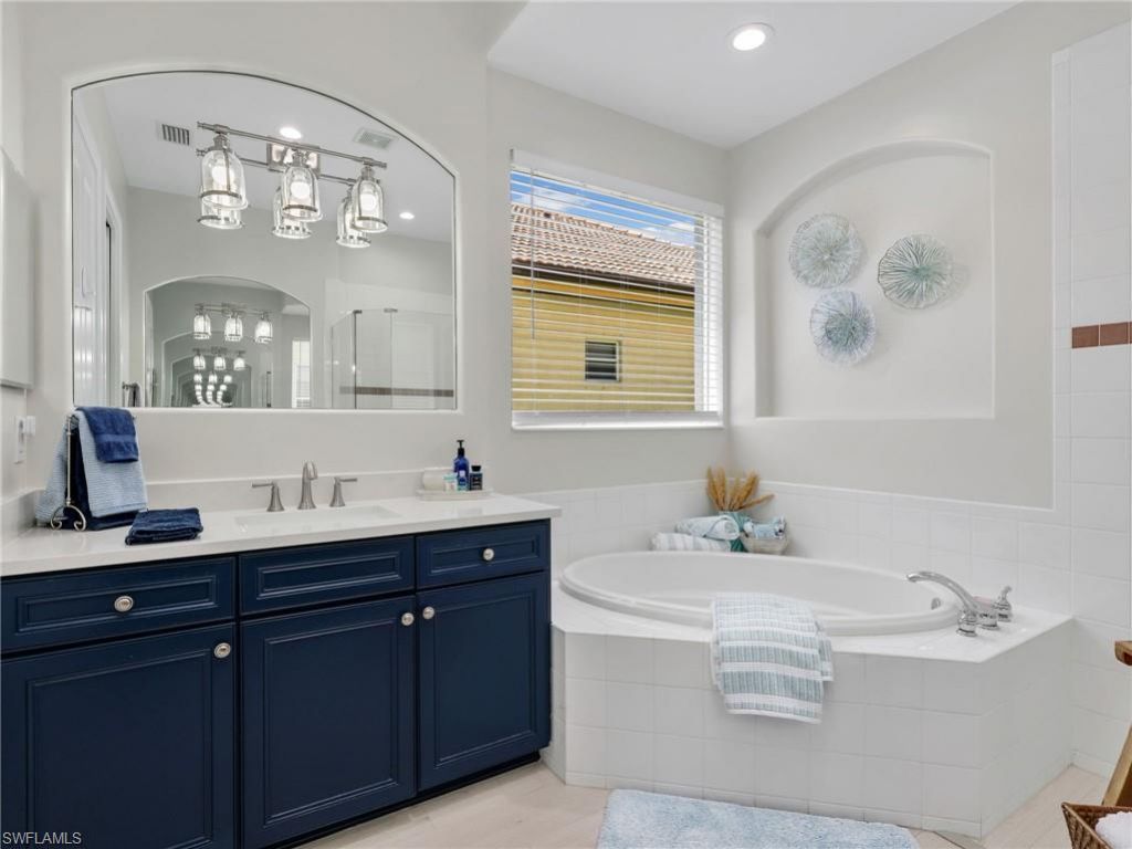 6096 Dogleg Dr , Naples, FL 34113 Photo