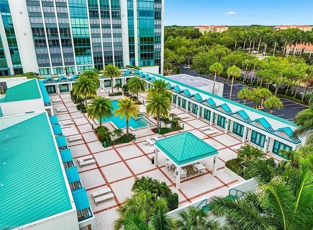 7515 Pelican Bay Blvd , Unit 17B, Naples, FL 34108 Photo