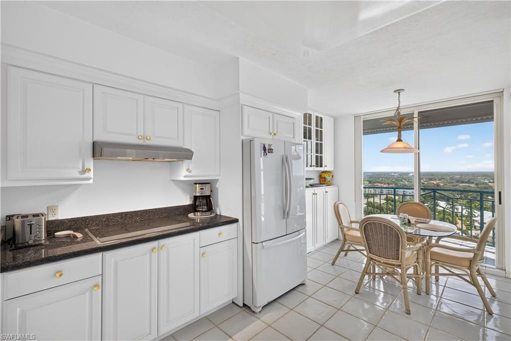 7515 Pelican Bay Blvd , Unit 17B, Naples, FL 34108 Photo