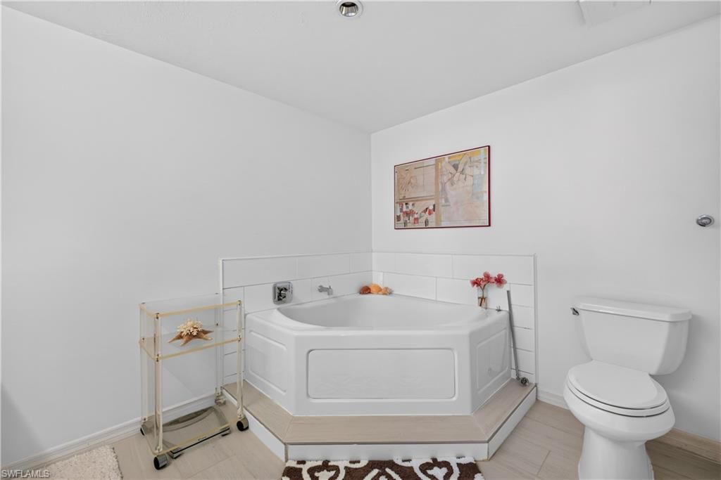7515 Pelican Bay Blvd , Unit 17B, Naples, FL 34108 Photo
