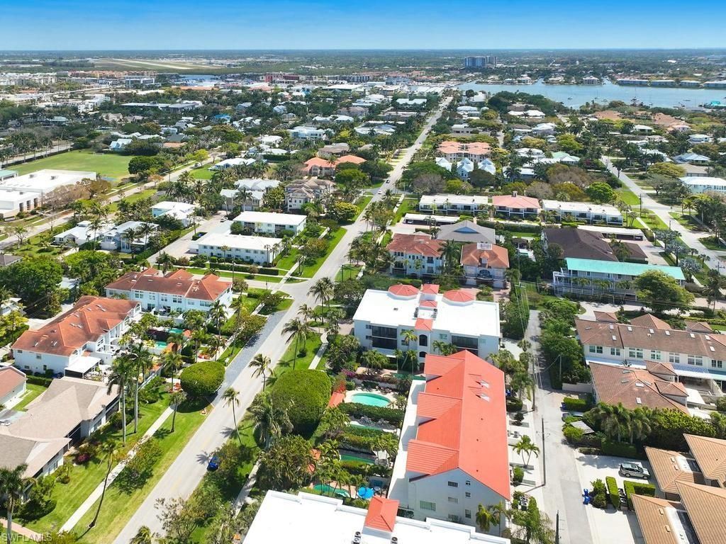 430 10th Ave S, Unit 305, Naples, FL 34102 Photo