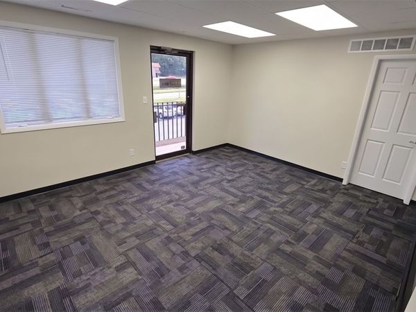 815 Office Park Road , Unit 10, West Des Moines, IA 50265
