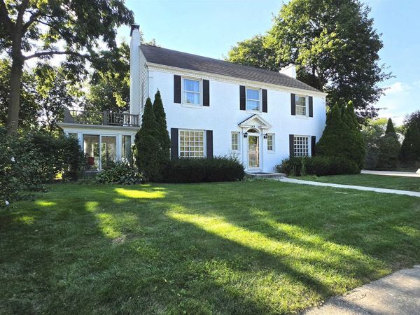 22 S Garfield Avenue, Janesville, WI 53545