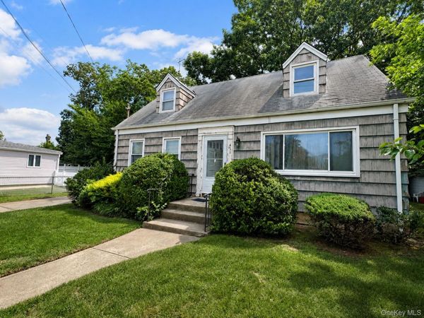471 Eureka Avenue , Elmont, NY 11003