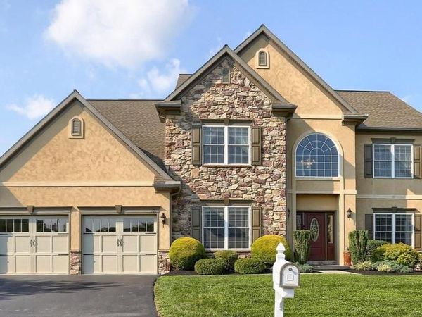 104 SCENIC RIDGE DRIVE, HUMMELSTOWN, PA 17036