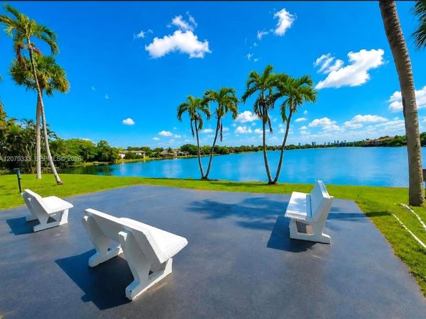 445 NE 195th St , Unit 430, Miami, FL 33179