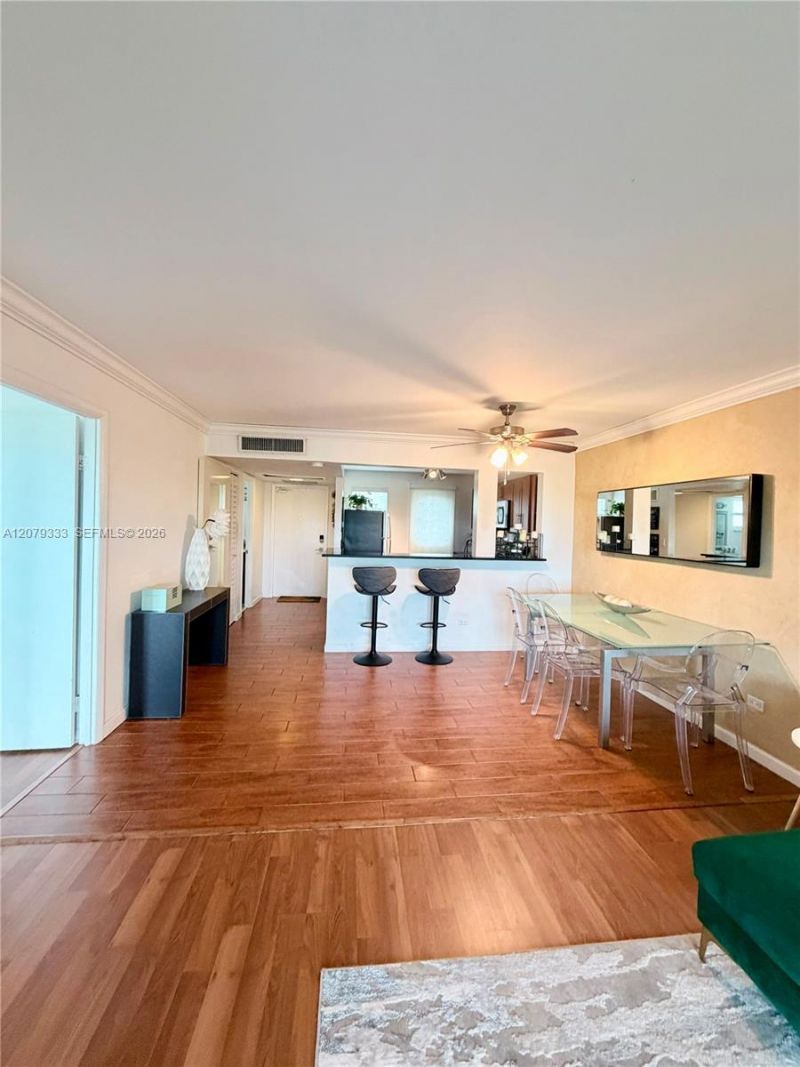 445 NE 195th St , Unit 430, Miami, FL 33179 Photo