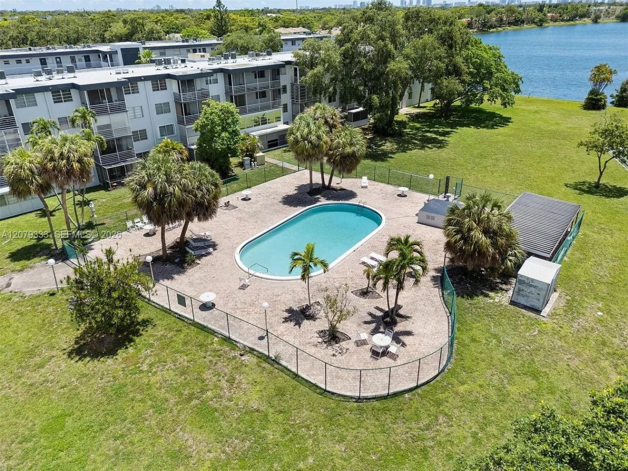 445 NE 195th St , Unit 430, Miami, FL 33179 Photo