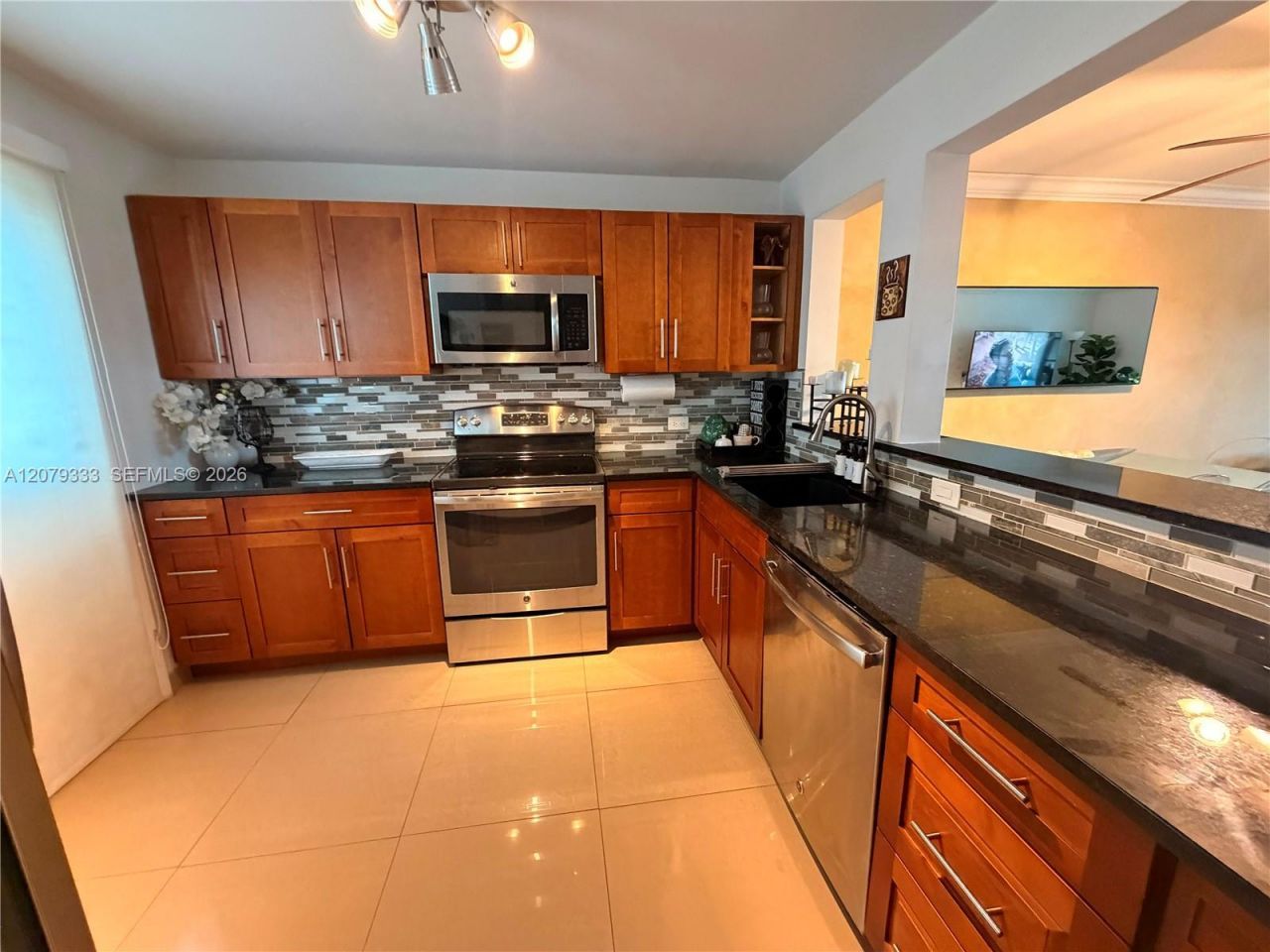 445 NE 195th St , Unit 430, Miami, FL 33179 Photo