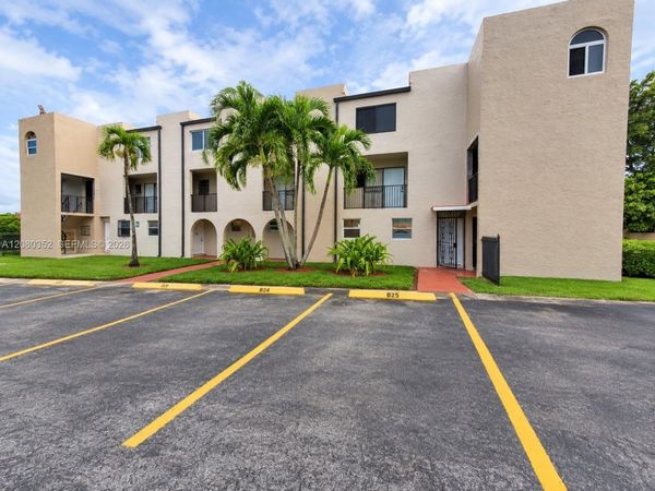 6600 W 2nd Ct, Unit 15, Hialeah, FL 33012
