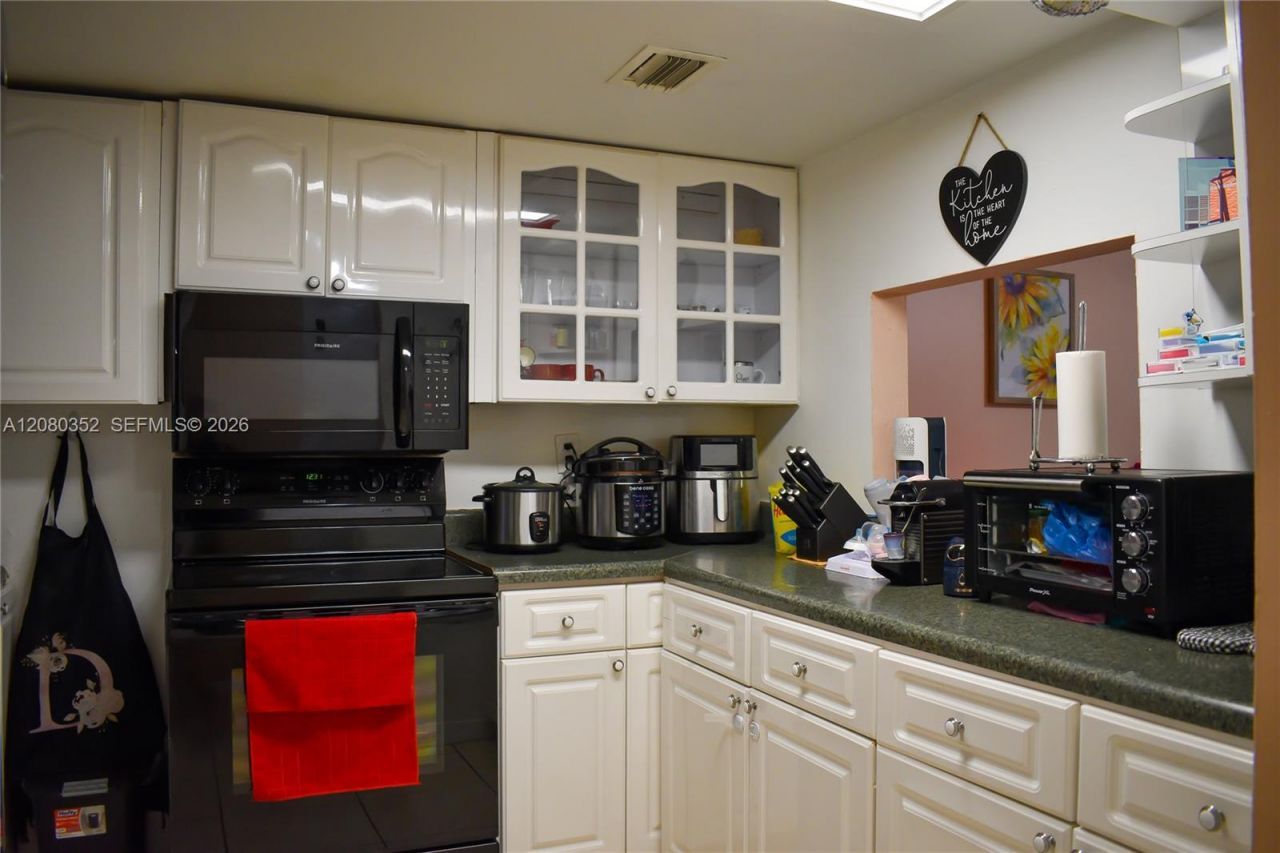 6600 W 2nd Ct , Unit 15, Hialeah, FL 33012 Photo
