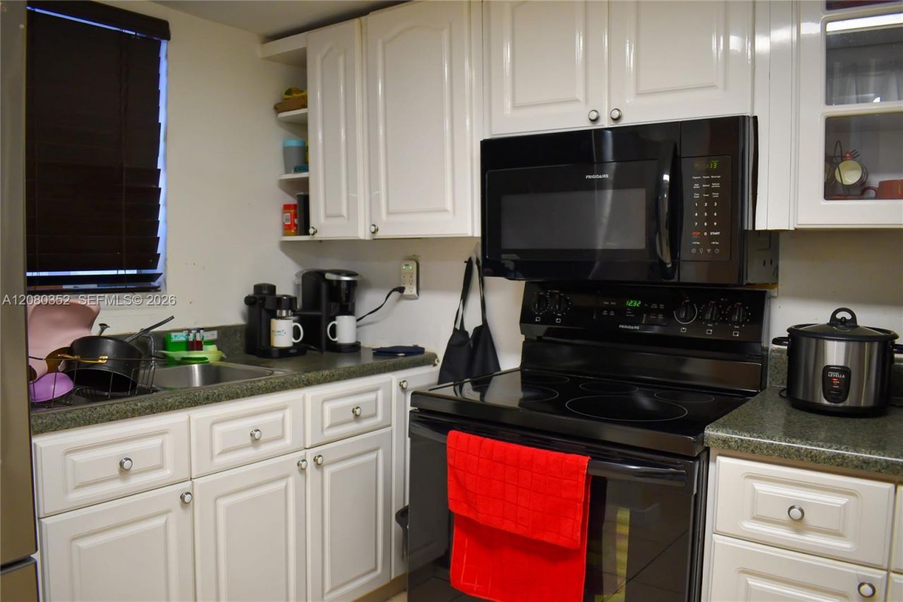 6600 W 2nd Ct , Unit 15, Hialeah, FL 33012 Photo
