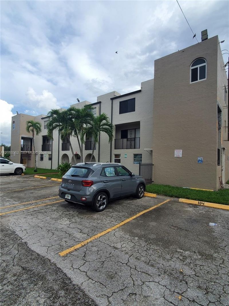 6600 W 2nd Ct , Unit 15, Hialeah, FL 33012 Photo