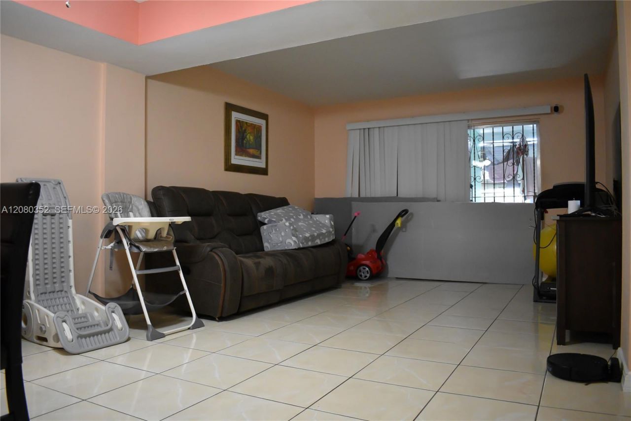 6600 W 2nd Ct , Unit 15, Hialeah, FL 33012 Photo