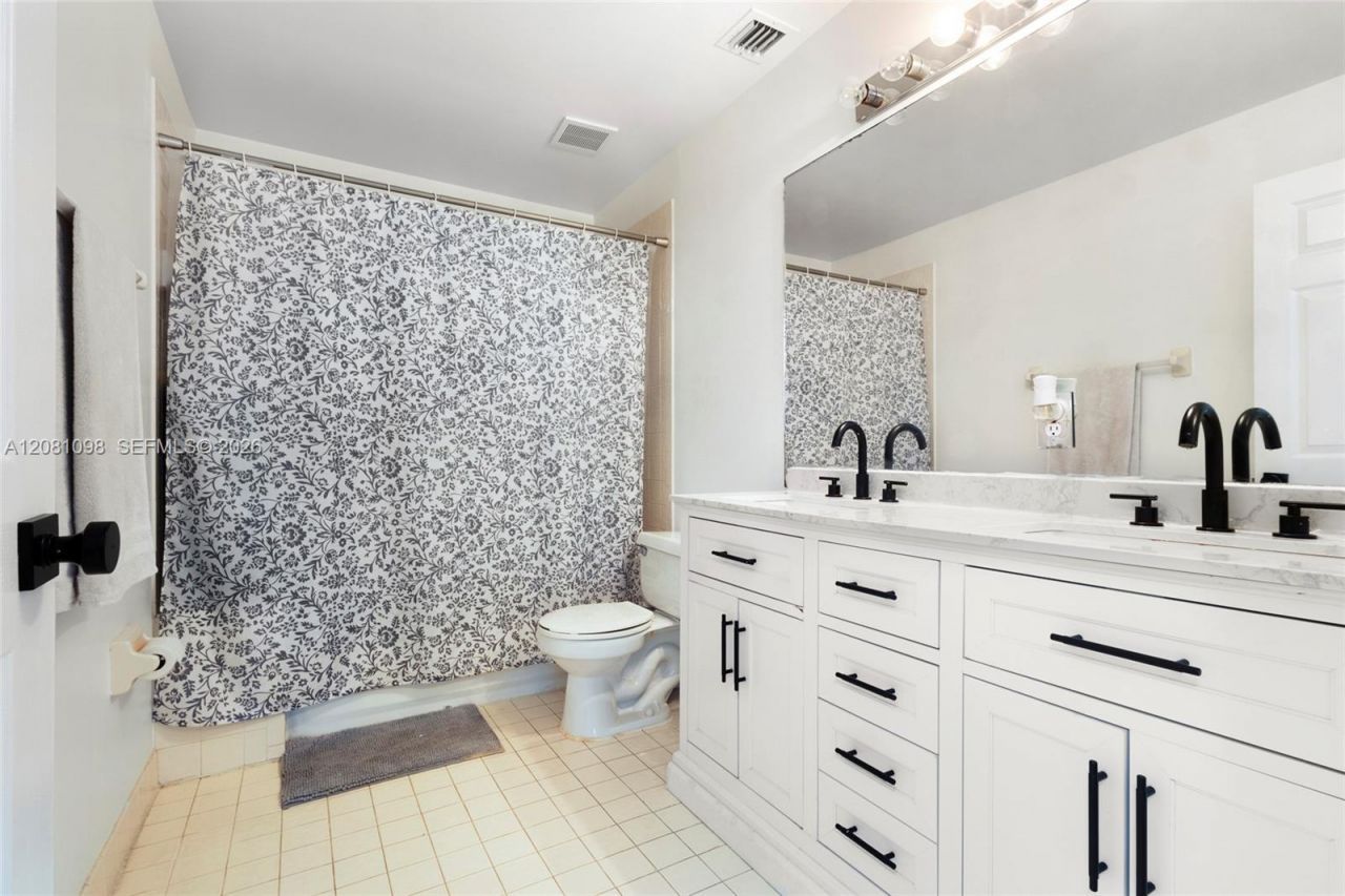 18222 SW 27 Street, Miramar, FL 33029 Photo
