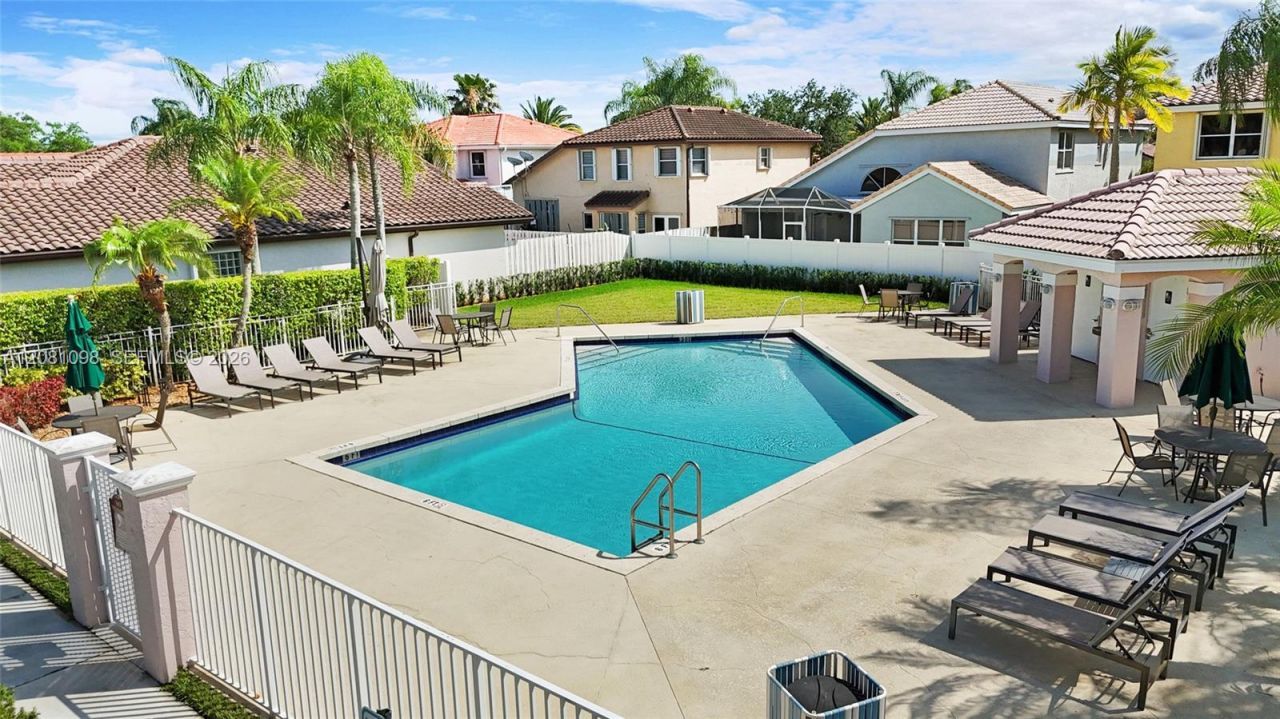 18222 SW 27 Street, Miramar, FL 33029 Photo