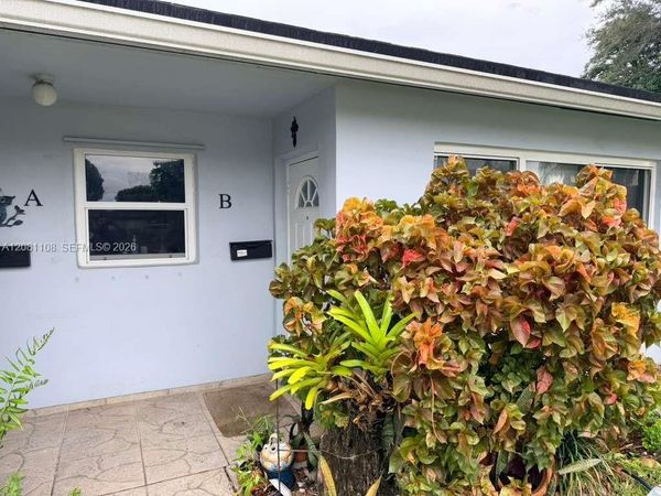 557 High Point Dr , Unit B, Delray Beach, FL 33445