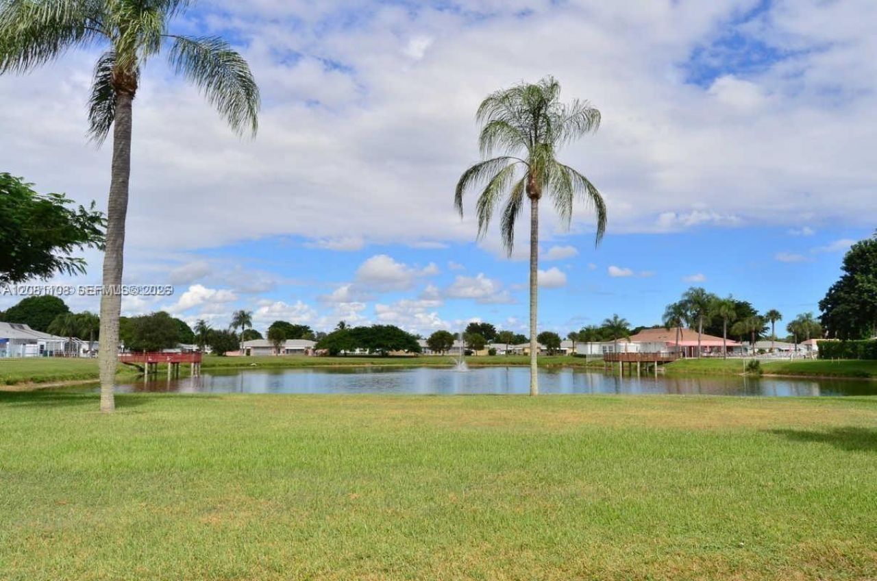 557 High Point Dr , Unit B, Delray Beach, FL 33445 Photo