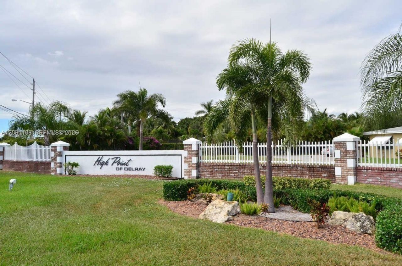 557 High Point Dr , Unit B, Delray Beach, FL 33445 Photo