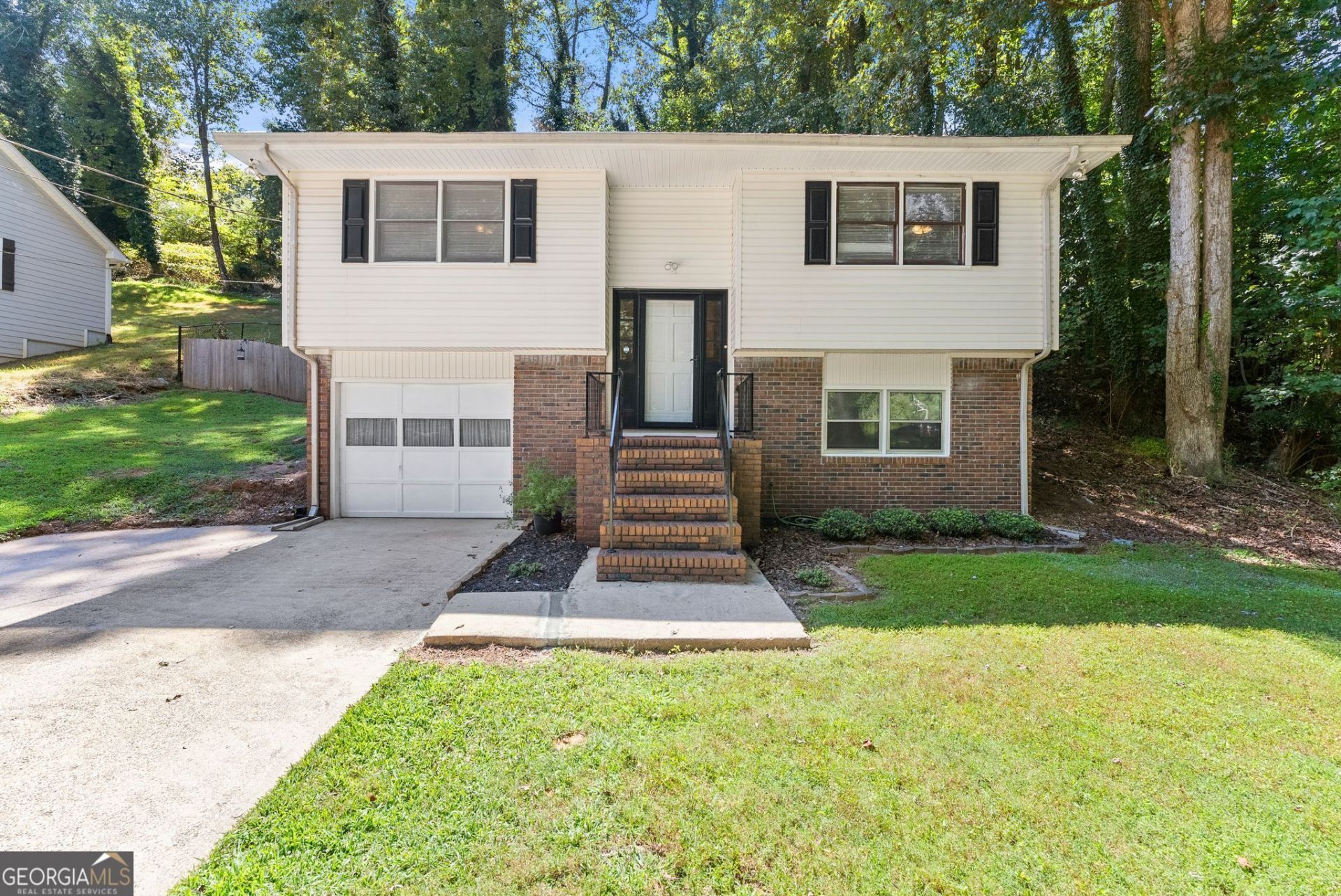 1421 Northwood Circle Ne, Gainesville, GA 30501 Main Photo