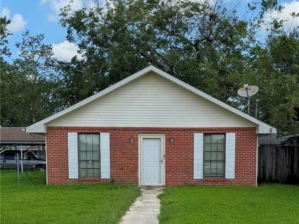 2756 CORINNE Drive , Marrero, LA 70072