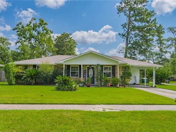 1074 MARIS STELLA Street, Slidell, LA 70460