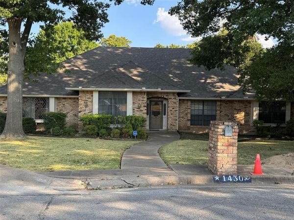 1430 Marlene Place , DeSoto, TX 75115