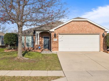 6237 Chalk Hollow Drive, Fort Worth, TX 76179