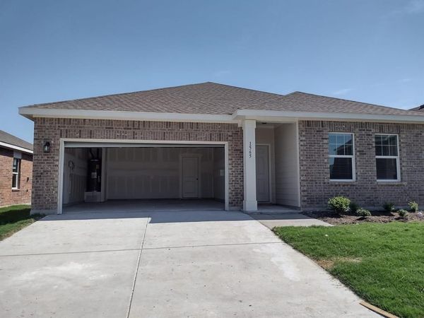 1565 Shadow Hawk Drive, Fort Worth, TX 76052