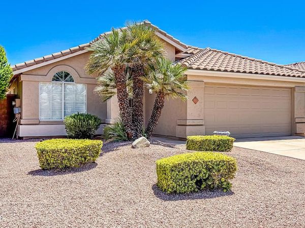 739 W DOUGLAS Avenue, Gilbert, AZ 85233