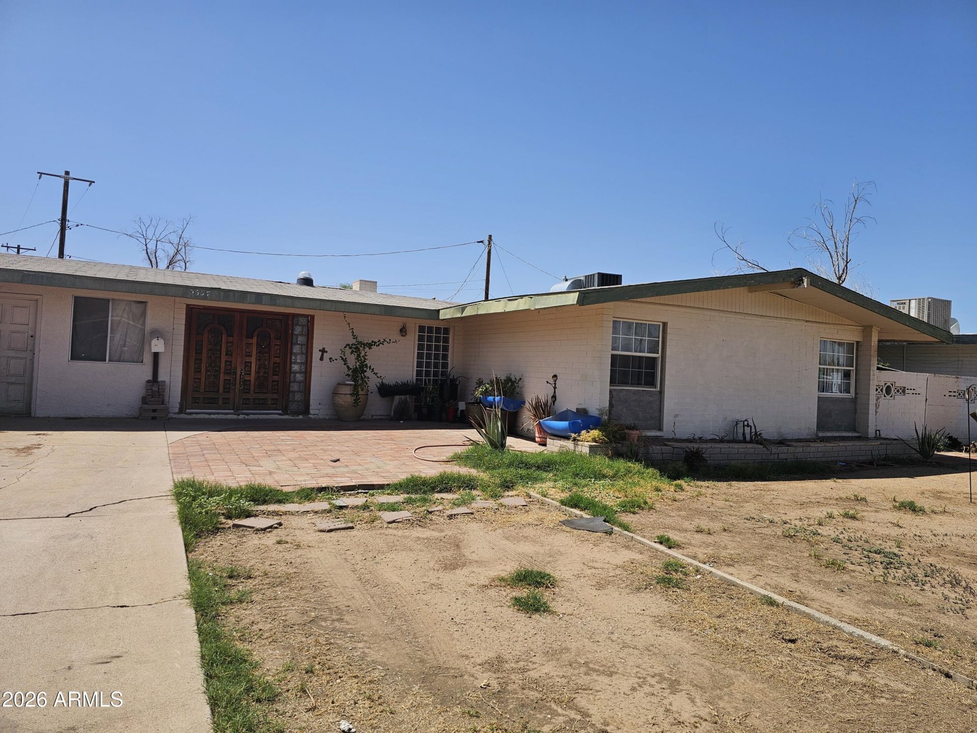 5637 W Heatherbrae Drive, Phoenix, AZ 85031 Main Photo
