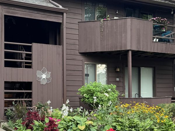 205 Jolly Road E, Unit 6, Lansing, MI 48910