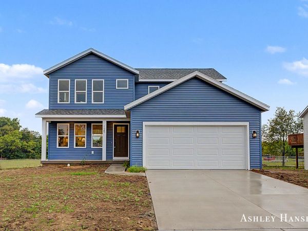 125 Chase NW, Kent City, MI 49330