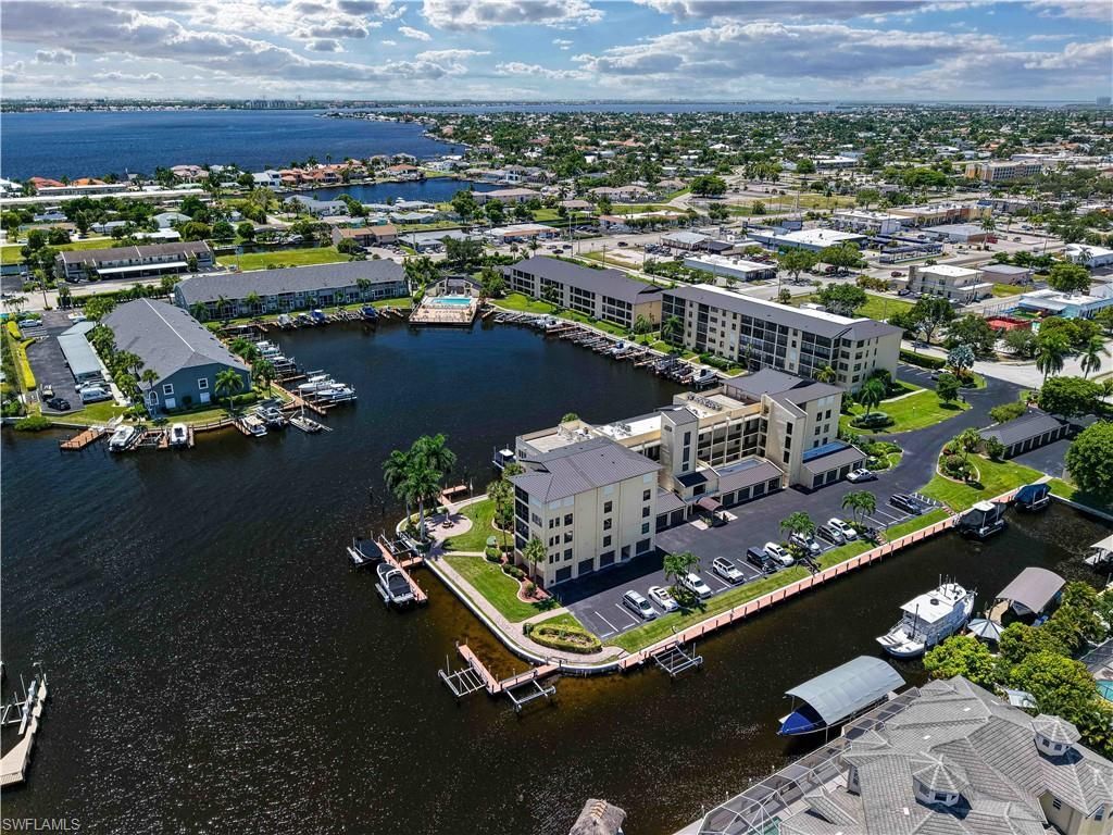 4647 SE 17th Pl, Unit 105, Cape Coral, FL 33904 Photo