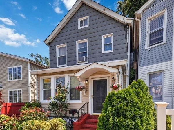 12 Maple St, Garfield, NJ 07026