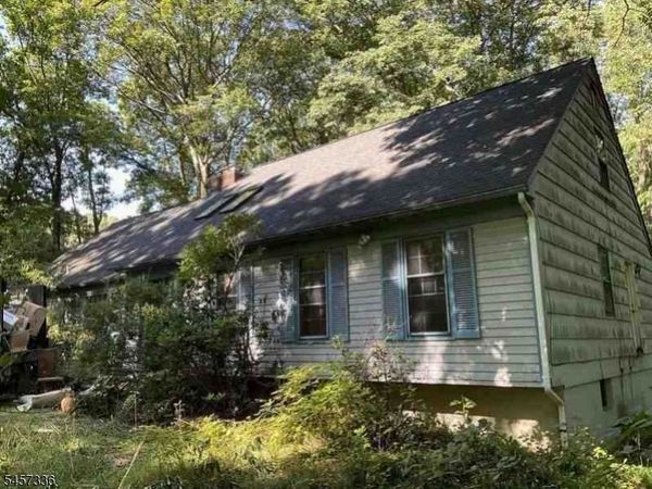 5 Rocky Heights Rd, Denville, NJ 07950