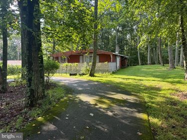 1222 VALLEY DRIVE, EAST STROUDSBURG, PA 18302