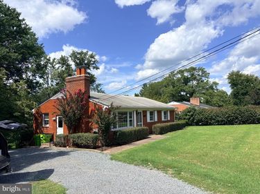 8414 IMPALLA DRIVE, MANASSAS, VA 20110