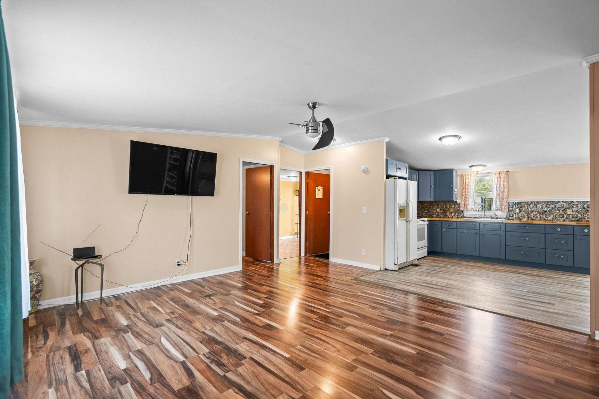 425 Sand Hill Dr.  Photo 8