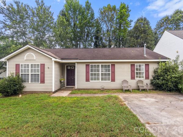 182 Kristens Court Drive, Mooresville, NC 28115