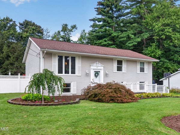 21 Evergreen, Clifton Park, NY 12065