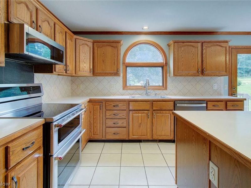 6094 Coppercove Circle NW, North Canton, OH 44720 Photo 14