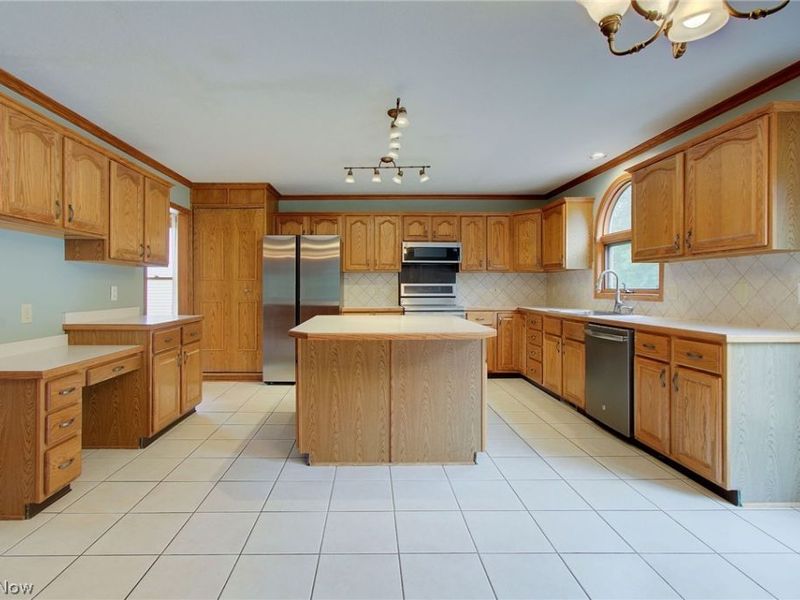 6094 Coppercove Circle NW, North Canton, OH 44720 Photo 9