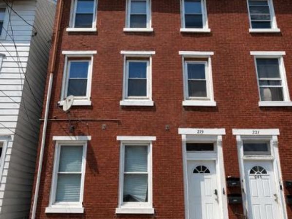 219 E BROAD STREET, BURLINGTON, NJ 08016